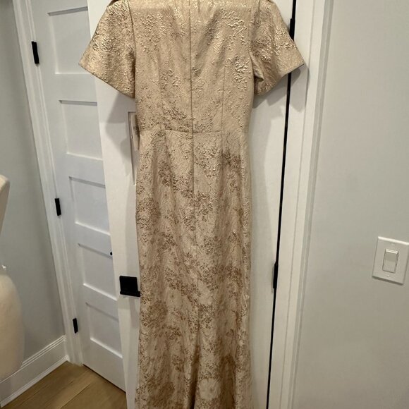 NWT Teri Jon Rickie Freeman Gold Beaded Jacquard Trumpet Gown Size 2 - Picture 3 of 12